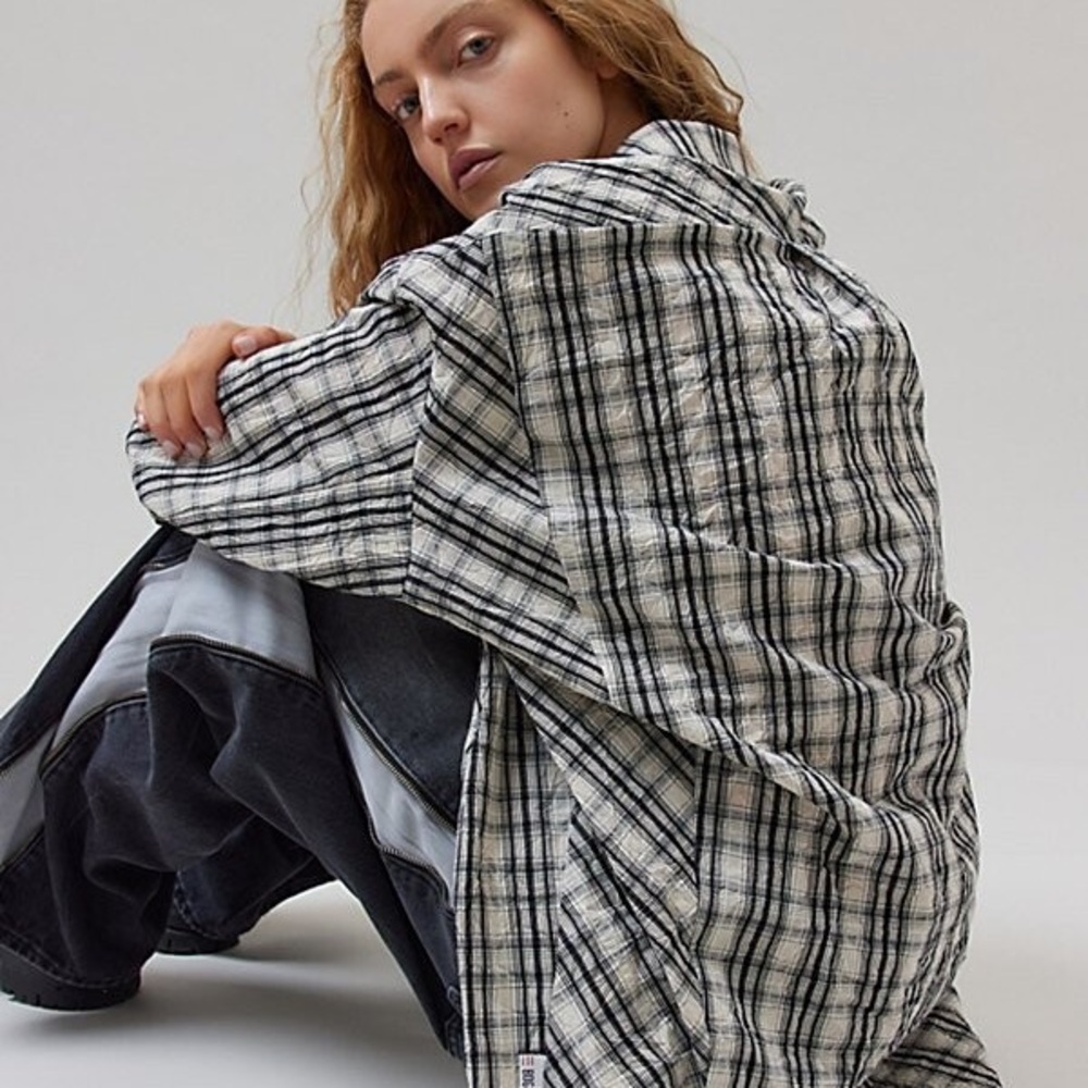 BDG Ryanne Crinkled Button-Down Shirt in Black NWT